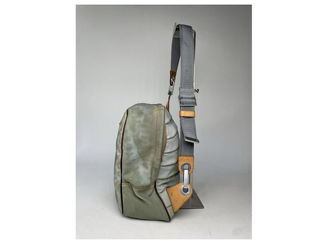 Louis Vuitton Bauchtasche / Handtasche aus grauem Polyester - Ansicht 4