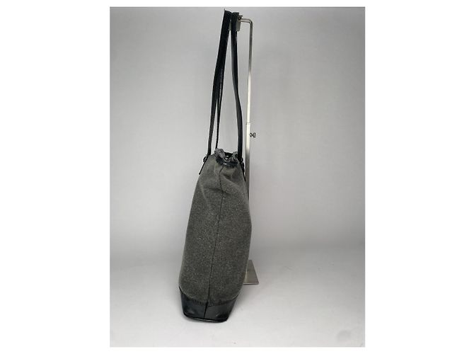 Borsa a mano in pelle nera Loewe Amazona Nero - vista 2