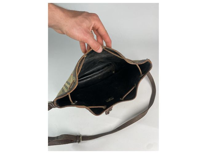 Borsa a secchiello in pelle beige Burberry Lola - vista 2