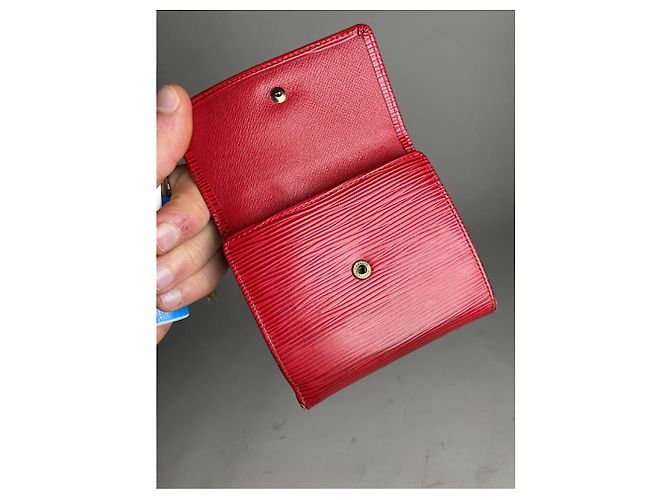 Louis Vuitton Capucines rote Lederbörse - Ansicht 4