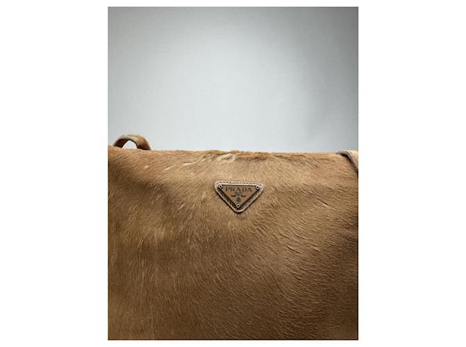 Borsa in pelliccia marrone Prada Re-Edition 2000 - vista 2