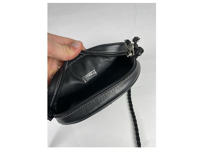 Fendi Baguette schwarze Lederhandtasche - Ansicht 4
