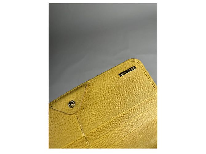 Fendi Gelbe Lederbörse - Ansicht 5