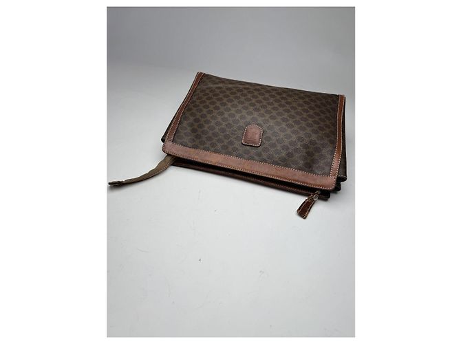 Céline Clutch in pelle marrone Celine Triomphe - vista 4