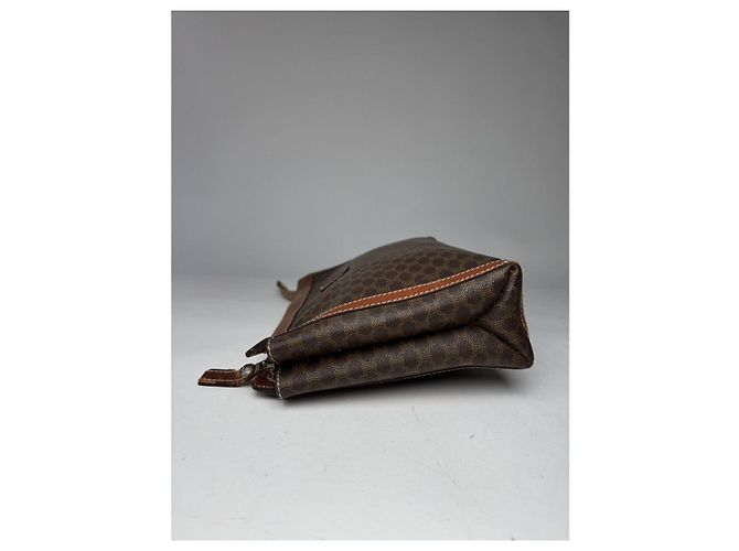 Céline Clutch in pelle marrone Celine Triomphe - vista 5