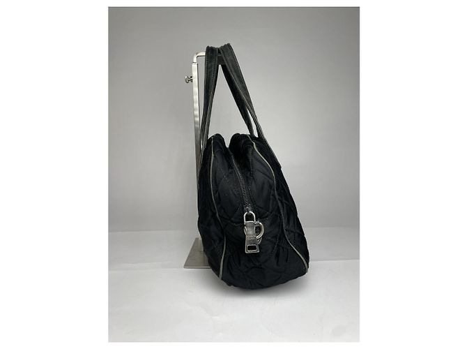 Prada Re-Edition 2000 schwarze Polyester-Handtasche - Ansicht 3