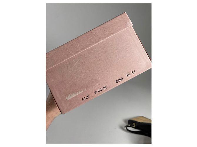 Miu Miu Schwarzer Lacklederabsatz - Ansicht 3