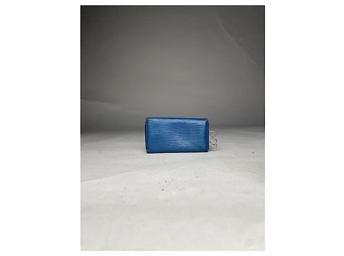 Borsa in pelle blu Lockme di Louis Vuitton - vista 2