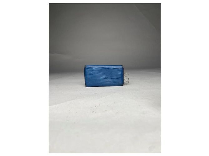 Borsa in pelle blu Lockme di Louis Vuitton - vista 4
