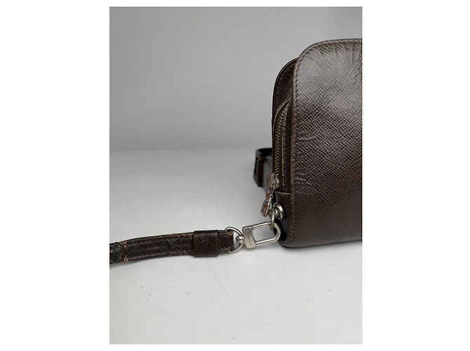 Clutch in pelle viola Louis Vuitton Saint Paul Porpora - vista 4