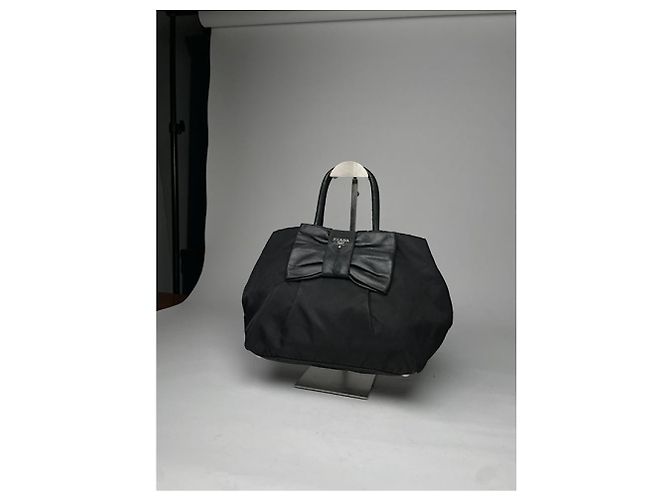 Bow Prada Re-Edition 2005 schwarze Polyester-Handtasche mit Reißverschluss - Ansicht 3