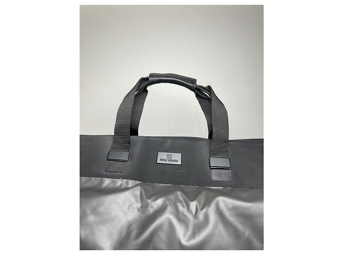 Borsa da viaggio in pelle nera Issey Miyake - vista 2