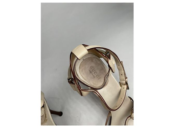 Gucci Beiger Lackleder Absatz - Ansicht 5