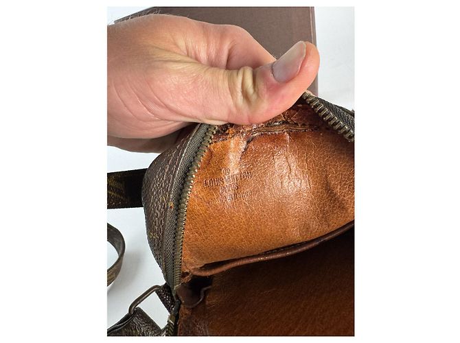 Sac à main vintage en cuir marron Louis Vuitton Dauphine - vue 5