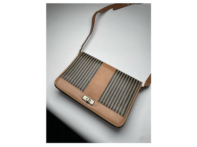 Fendi Baguette braune Lederhandtasche - Ansicht 2