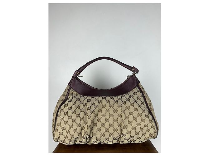 Borsa a spalla Gucci Abbey Monogramma GG in pelle viola scuro - vista 3