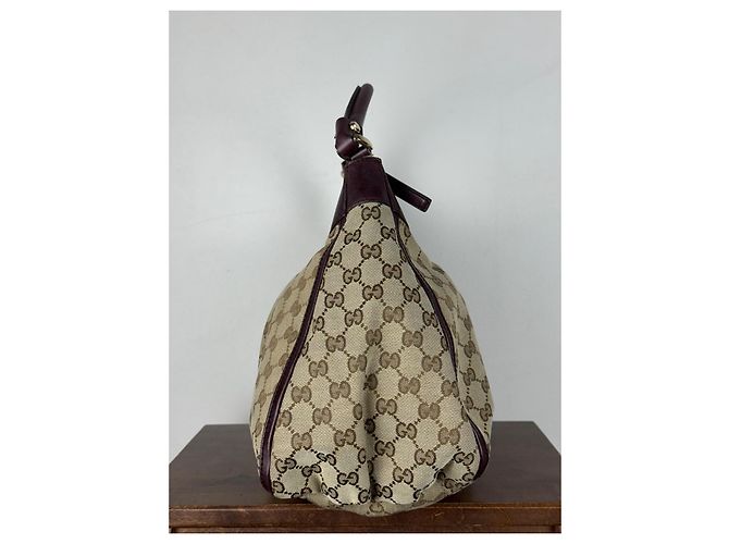 Borsa a spalla Gucci Abbey Monogramma GG in pelle viola scuro - vista 6