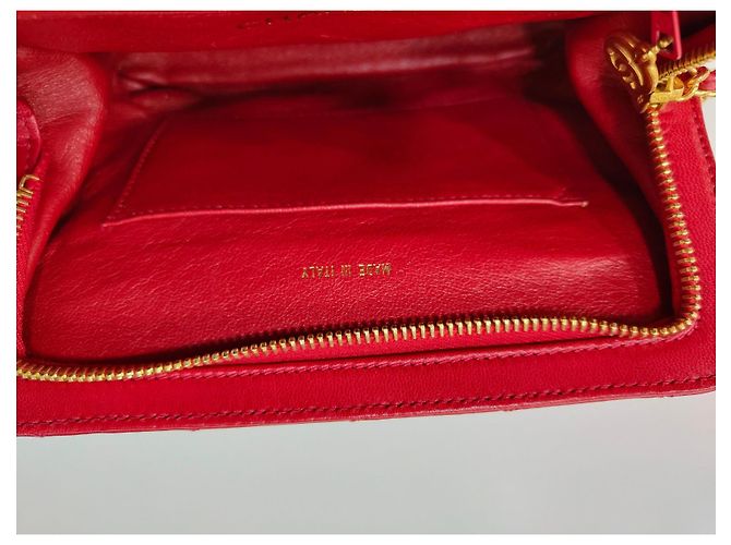 Chanel Tasche aus rotem gestepptem Leder mit Goldkette - Ansicht 11