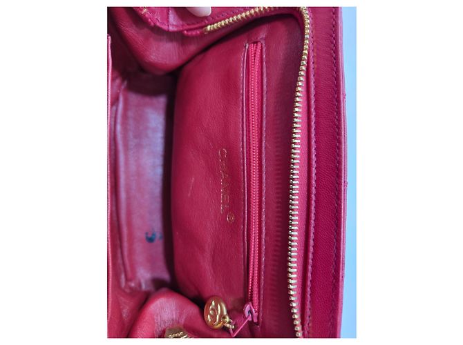 Chanel Tasche aus rotem gestepptem Leder mit Goldkette - Ansicht 12