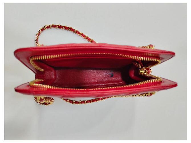 Chanel Tasche aus rotem gestepptem Leder mit Goldkette - Ansicht 14