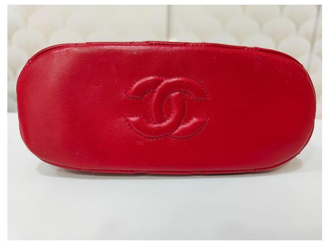 Chanel Tasche aus rotem gestepptem Leder mit Goldkette - Ansicht 4
