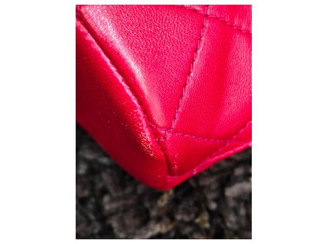 Chanel Tasche aus rotem gestepptem Leder mit Goldkette - Ansicht 8