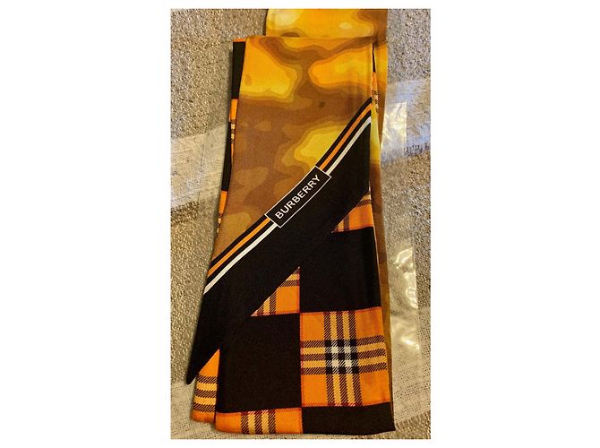 Sciarpa Burberry in seta monogramma Multicolore - vista 16