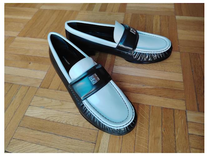 GIVENCHY SNEAKERS 4G IN PELLE DI VITELLO. Nero Bianco - vista 2