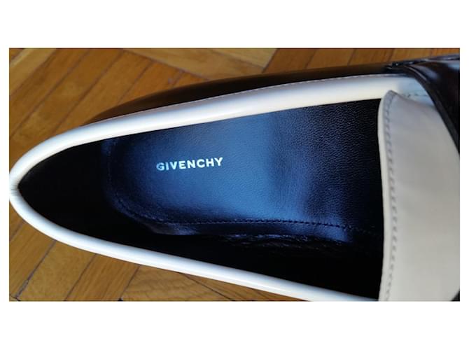 GIVENCHY SNEAKERS 4G IN PELLE DI VITELLO. Nero Bianco - vista 3