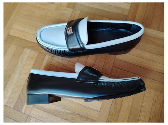 GIVENCHY SNEAKERS 4G IN PELLE DI VITELLO. Nero Bianco - vista 8