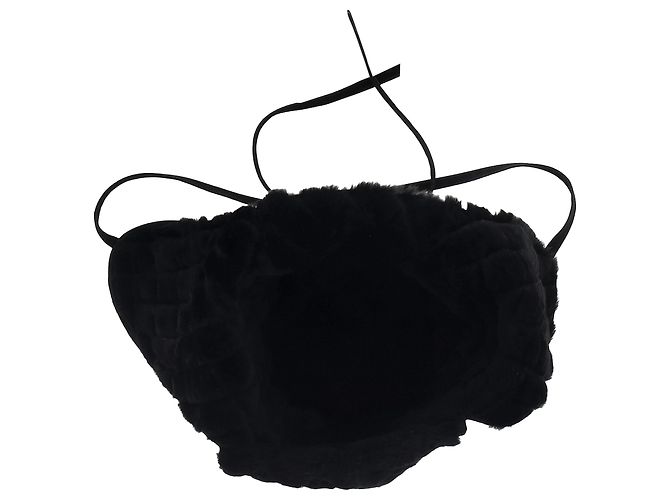 Timeless Cappello trapuntato Chanel in agnello nero shearling - vista 3