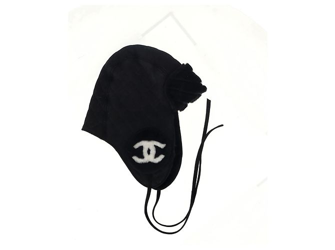 Timeless Cappello trapuntato Chanel in agnello nero shearling - vista 4