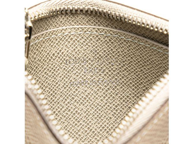 Pochette Cle Coin Case Taiga Louis Vuitton Beige - vista 9