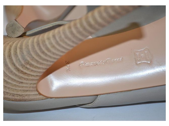 Gianvito Rossi Pumps aus Leder Grau - Ansicht 6