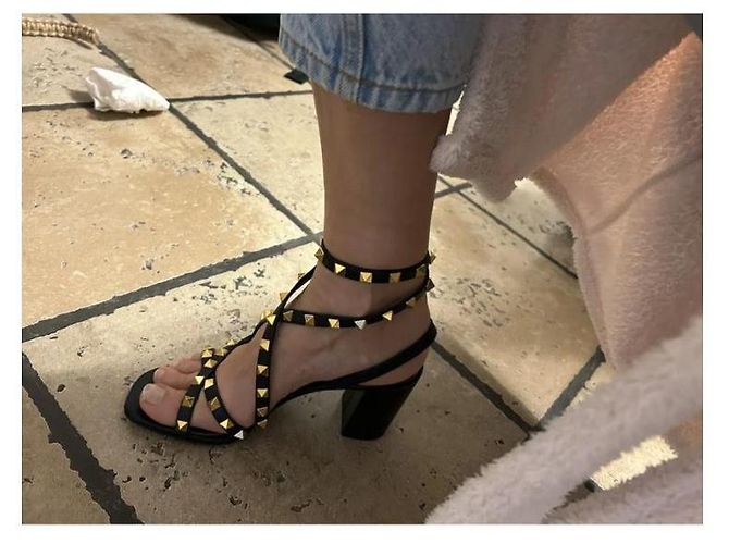 Valentino Garavani Sandali in pelle Rockstud Nero - vista 3