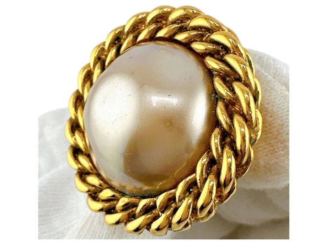 Orecchini a clip dorati Chanel con perle finte D'oro - vista 3