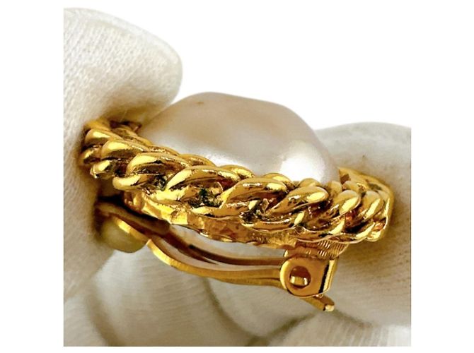 Orecchini a clip dorati Chanel con perle finte D'oro - vista 9
