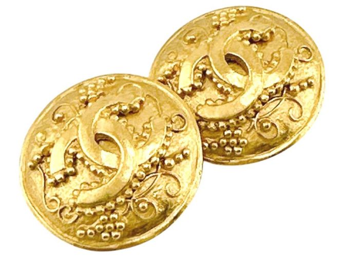 Boucles d'oreilles clip en or Chanel Doré - vue 4