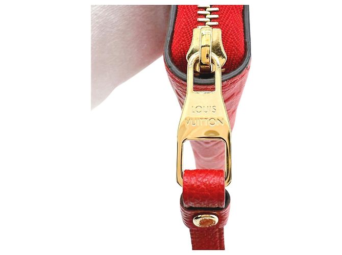Cartera Larga Monogram Empreinte Louis Vuitton Roja - vista 11