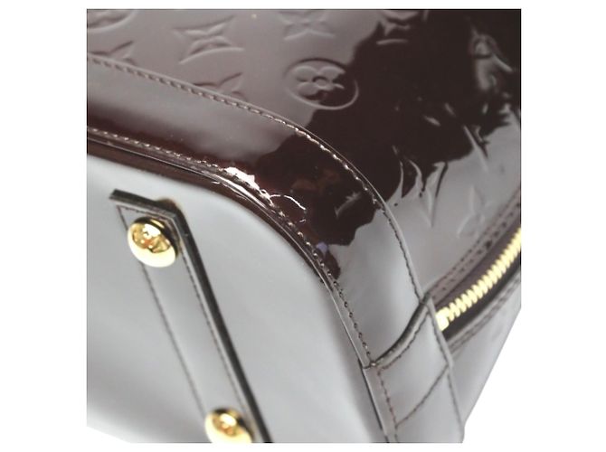 Borsa Louis Vuitton Vernis Alma PM Rosso Bordò - vista 9