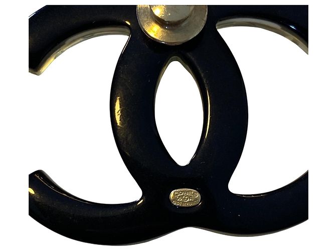 Set di spilla e orecchini Chanel 05A in resina, perle, smalto, CC, righe nere e bianche, grande dimensione Nero Bianco - vista 10