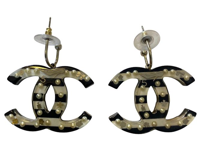 Set di spilla e orecchini Chanel 05A in resina, perle, smalto, CC, righe nere e bianche, grande dimensione Nero Bianco - vista 6