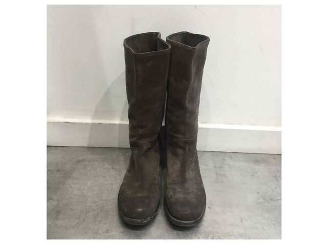 Botas PRADA T.EU 35.5 de ante Castaño - vista 2