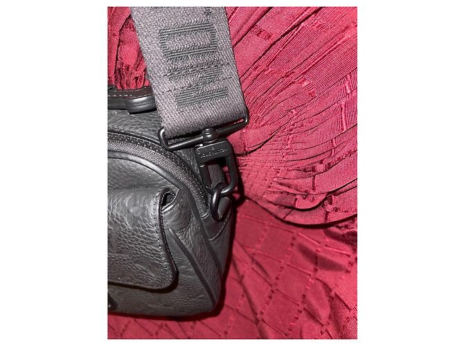 Louis Vuitton S Lock Messenger in pelle Taurillon nera Nero - vista 6