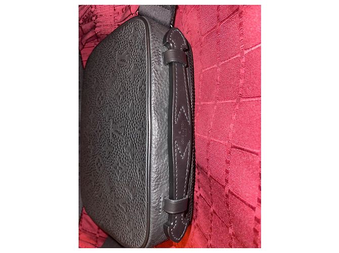 Louis Vuitton S Lock Messenger in pelle Taurillon nera Nero - vista 7