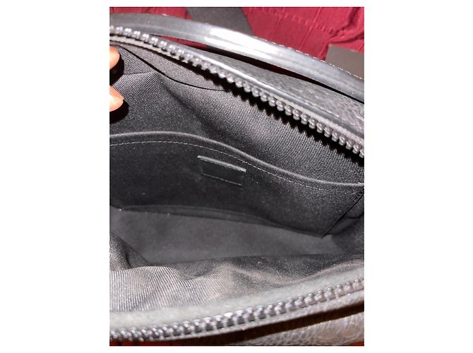 Louis Vuitton S Lock Messenger in pelle Taurillon nera Nero - vista 8