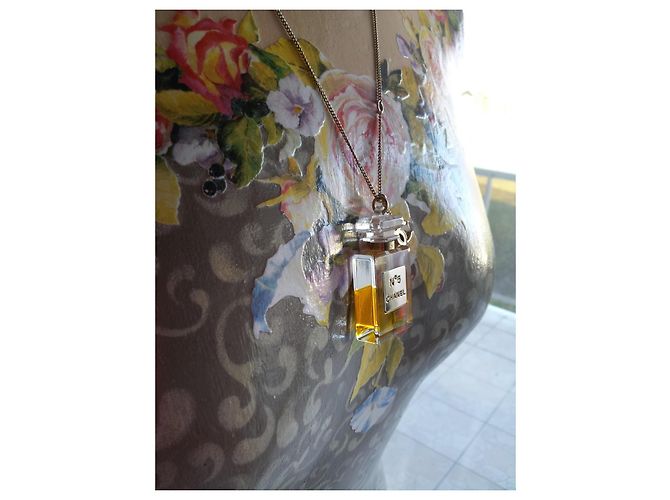 Collana Chanel No.5 in metallo con pendente CC Multicolore - vista 11