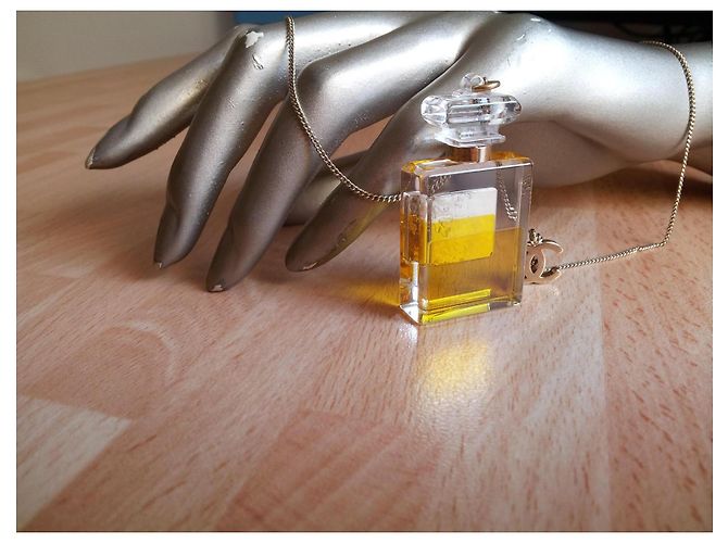 Collana Chanel No.5 in metallo con pendente CC Multicolore - vista 12