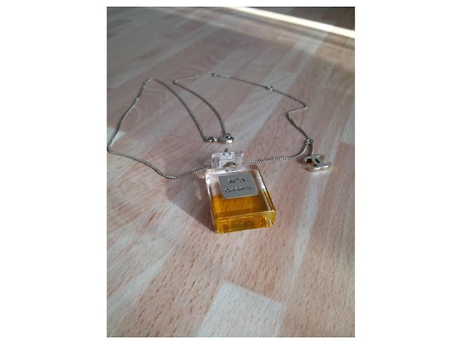 Collana Chanel No.5 in metallo con pendente CC Multicolore - vista 15