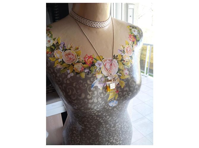 Collana Chanel No.5 in metallo con pendente CC Multicolore - vista 3